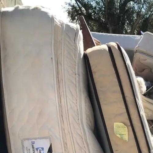 MATTRESS DISPOSAL & REMOVAL IN ATLANTA GA.