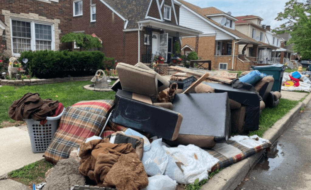 EVICTION CLEAN OUT SERVICE AREA IN SARASOTA FLORIDA